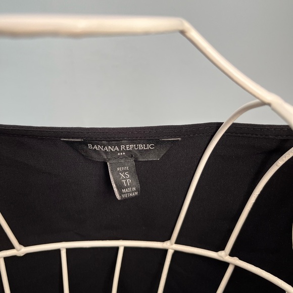 Banana Republic black satin blouse, size XS - Picture 4 of 5